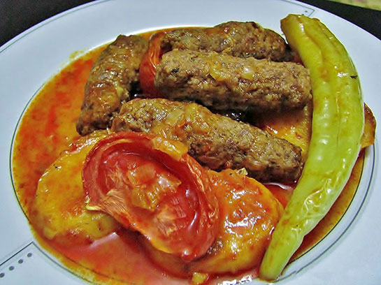 Salçalı Köfte Tarifi ve Malzemeleri